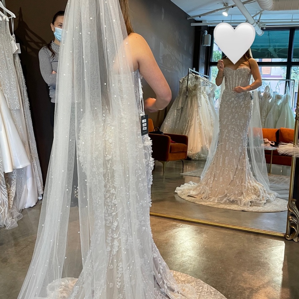 VIERO Wedding dress + pearl veil